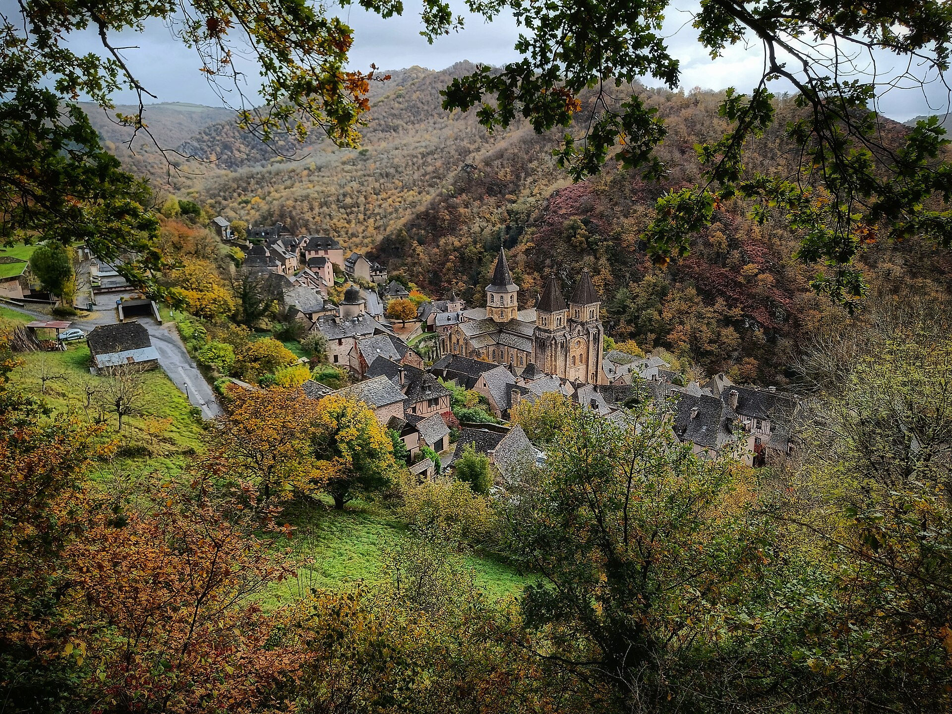 Conques et son abbatiale Sainte-Foy, village UNESCO