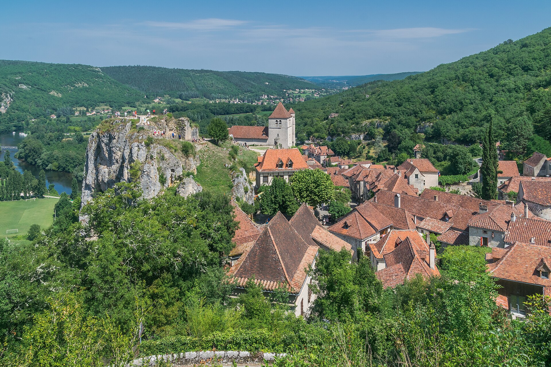 Saint-Cirq-Lapopie, village perché au-dessus de la vallée du Lot