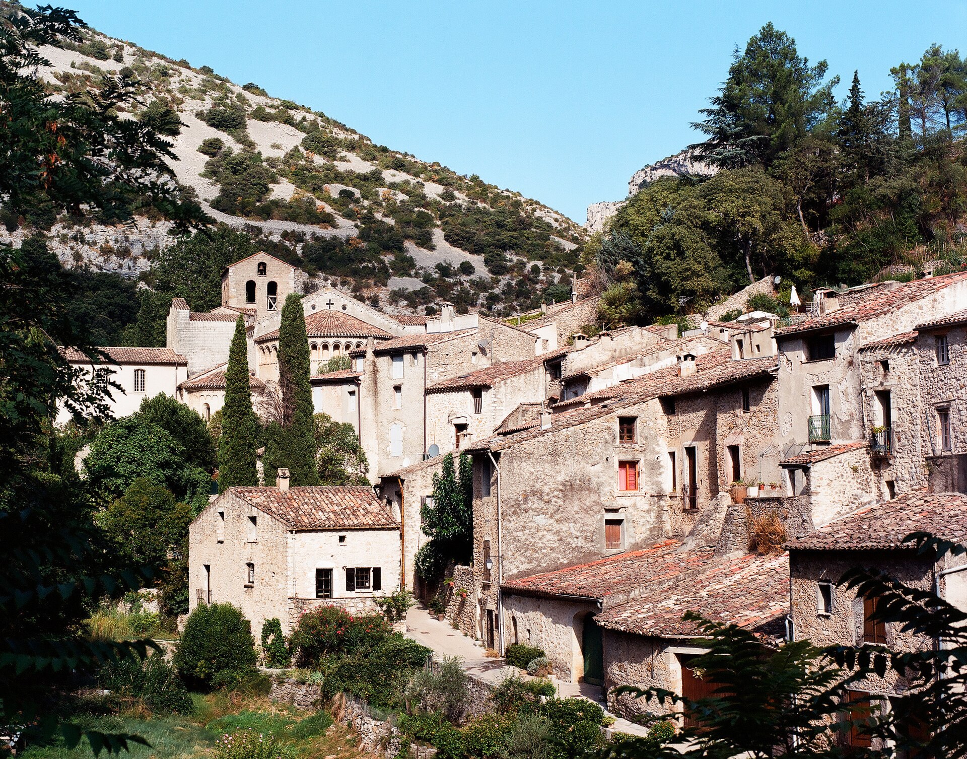 Saint-Guilhem-le-Désert et l'abbaye de Gellone dans les gorges de l'Hérault